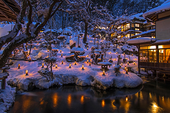 向瀧の冬景色　雪見ろうそく