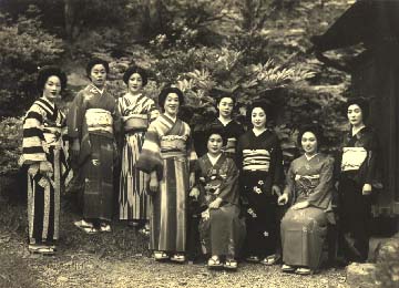 昭和14年頃の芸者さん達