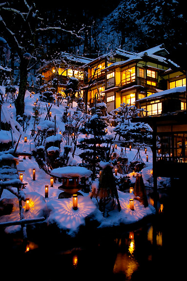 向瀧の冬景色　雪見ろうそく