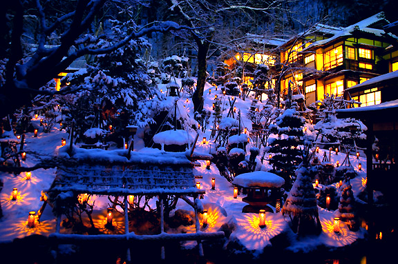 向瀧の冬景色　雪見ろうそく